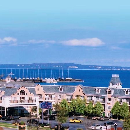 Hamilton Inn Select Beachfront Mackinaw City Extérieur photo