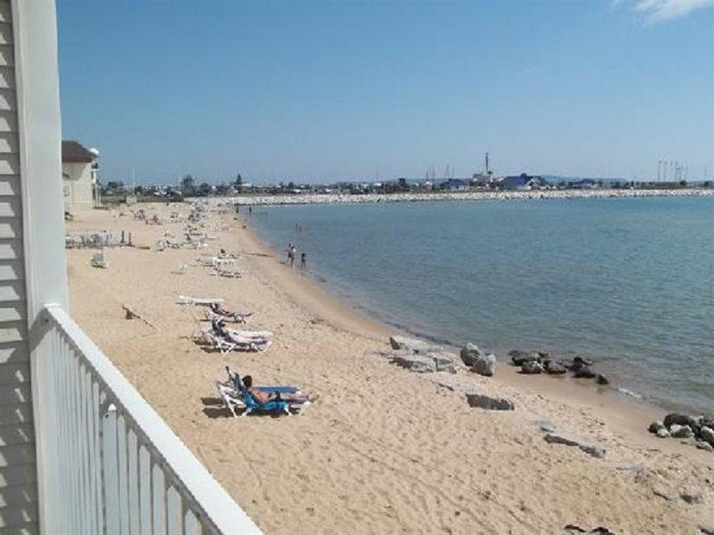 Hamilton Inn Select Beachfront Mackinaw City Extérieur photo