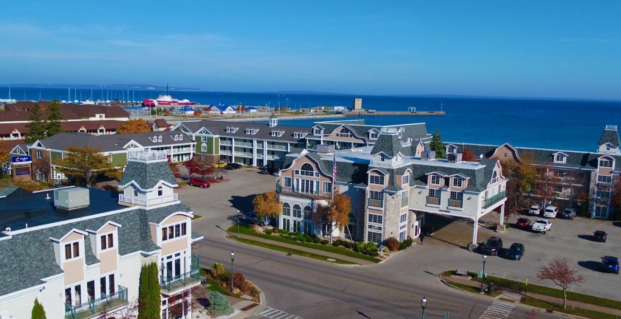 Hamilton Inn Select Beachfront Mackinaw City Extérieur photo