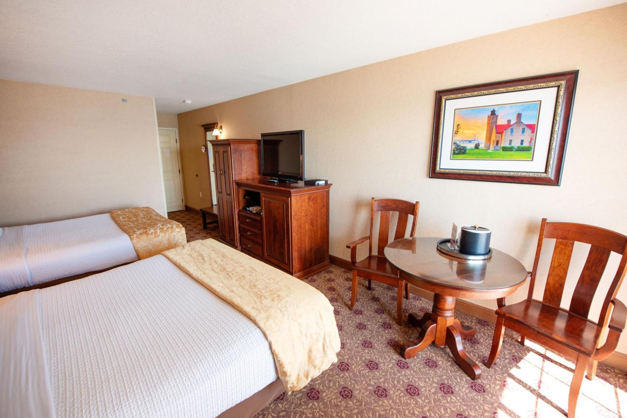 Hamilton Inn Select Beachfront Mackinaw City Extérieur photo