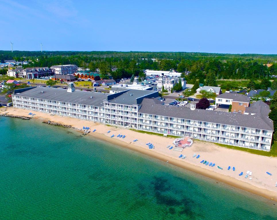 Hamilton Inn Select Beachfront Mackinaw City Extérieur photo